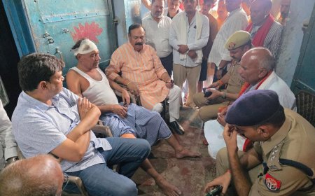 जरार डकैती कांड के पीड़ित परिवार से मिले सांसद राजकुमार चाहर, बोले-अपराधी बचेंगे नहीं