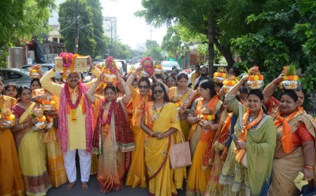 108 कलशों की शोभायात्रा से गूंजा कमला नगर, राधा माधव रसामृत कथा में सुनाया गया वृंदावन महात्म्य
