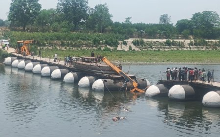 आगरा में स्टीमर ले जाते समय टूटा बटेश्वर-भरतार का पीपा पुल, यमुना में समाई हाइड्रा मशीन, कई गांवों का आवागमन बाधित