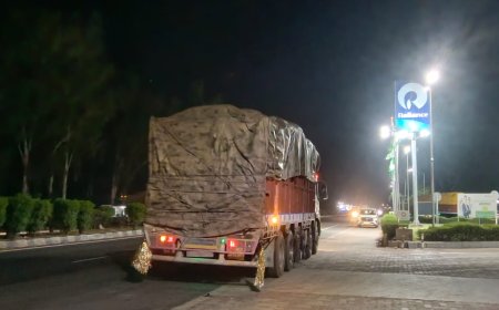 आगरा के फतेहपुर सीकरी में रॉन्ग साइड ट्रकों पर सख्तीः ट्रोला चालक द्वारा दरोगा की गाड़ी में टक्कर मारने की कोशिश, पेट्रोल पंप पर भी हुआ विवाद