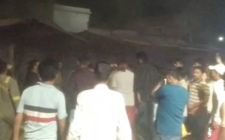 बिजलीघर मार्केट में आधी रात अग्निकांड, एक दुकान जलकर भस्म, दमकल ने एक घंटे में पाया काबू