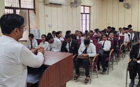 जिला विधिक सेवा प्राधिकरण के इंटर्नशिप कार्यक्रम में गूंजे मौलिक अधिकार, रिमांड और विधिक जागरूकता के मुद्दे