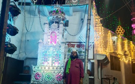 मोहर्रम की नवीं पर इबादत और जियारत में डूबा फतेहपुर सीकरी, रात भर सजीं मजलिसें; जगह-जगह शरबत, दूध और जूस की प्याऊ