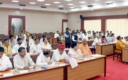 ग्रामीण विकास को मिलेगी रफ्तार, सीएम योगी ने सांसद-विधायकों के प्रस्तावों पर तत्काल कार्रवाई के दिए निर्देश