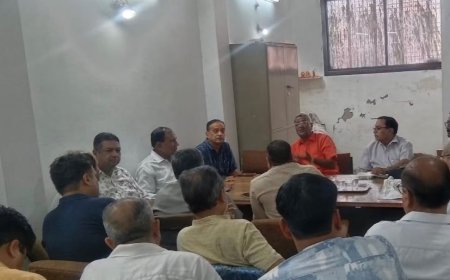 आगरा व्यापार मंडल ने 16 अगस्त के रक्तदान शिविर के लिए पदाधिकारियों को सौंपी अहम जिम्मेदारियां