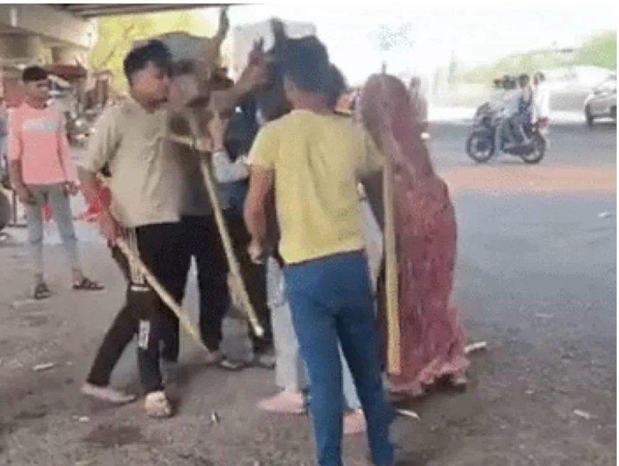 आगरा में बेटी को परेशान करने पर भड़का विवाद, दो पक्षों में संघर्ष, लाठी-डंडों से सड़क बनी रणभूमि