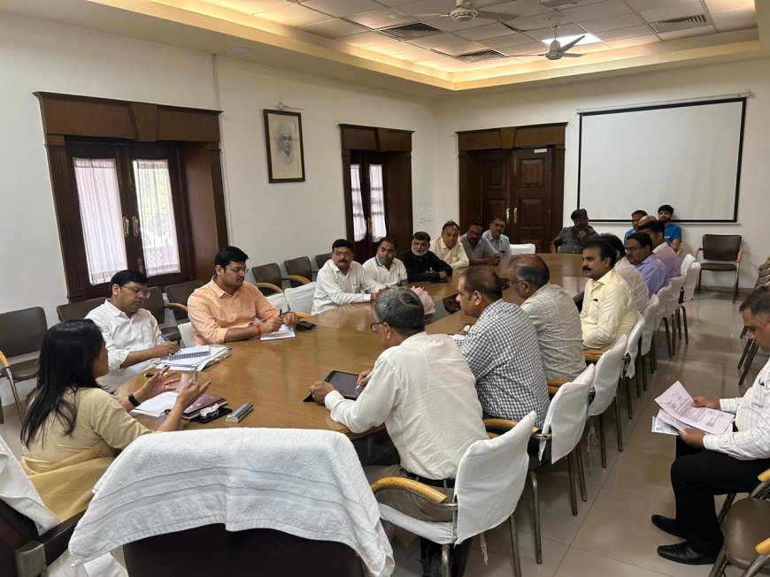 दवा कारोबार पर सख्ती, फर्जी और निष्क्रिय ड्रग लाइसेंस होंगे निरस्त, आयुक्त ने दिए कड़े निर्देश
