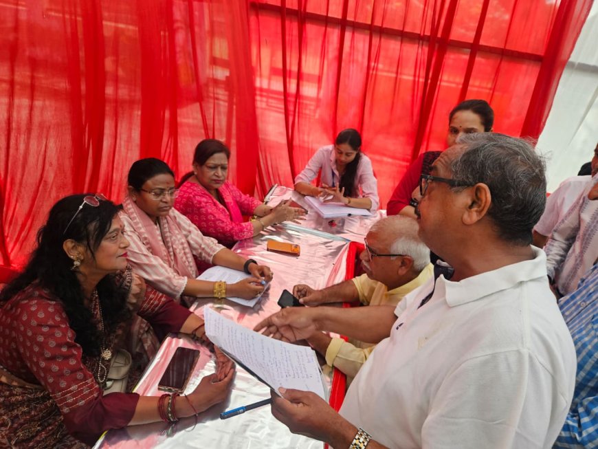 जयपुर हाउस की बदहाल व्यवस्था पर फूटा लोगों का गुस्सा, मेयर को सौंपा 12 सूत्रीय ज्ञापन, सड़क, सीवर, पानी, सफाई और बिजली की समस्याओं पर उठी आवाज, मेयर ने अधिकारियों को समयबद्ध कार्रवाई के दिए निर्देश