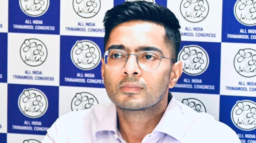 कोलकाता में अभिषेक बनर्जी के घर की तलाशी लेने के लिए पुलिस को गेट का ताला तोड़ना पड़ा, सहयोगी की तलाश में तड़के तीन बजे दी गई दबिश, कार्रवाई से बंगाल की राजनीति में बढ़ी हलचल