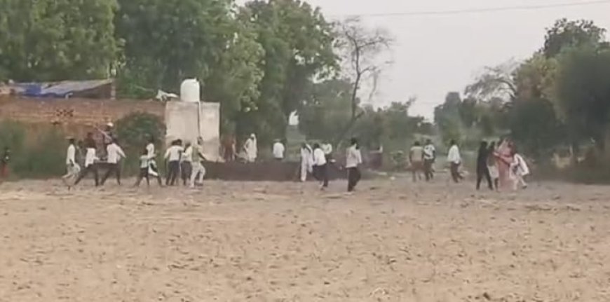 आगरा में सैंया क्षेत्र के नदीम गांव में चकरोड की पैमाइश के दौरान बवाल: राजस्व टीम के सामने दो पक्षों में खूनी संघर्ष, लाठी-डंडे चले, अधिकारियों को जान बचाकर भागना पड़ा