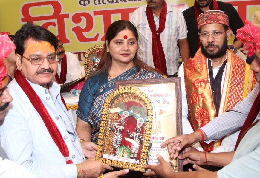 पत्रकारिता की साख बचाने की चुनौती पर मंथन: कैबिनेट मंत्री मनोज कुमार पांडेय बोले- पत्रकारों की समस्याओं के समाधान के लिए मुख्यमंत्री से करूंगा बात, डॉ. बबीता सिंह ने खबरों में ब्रजभाषा के समावेश का किया आह्वान