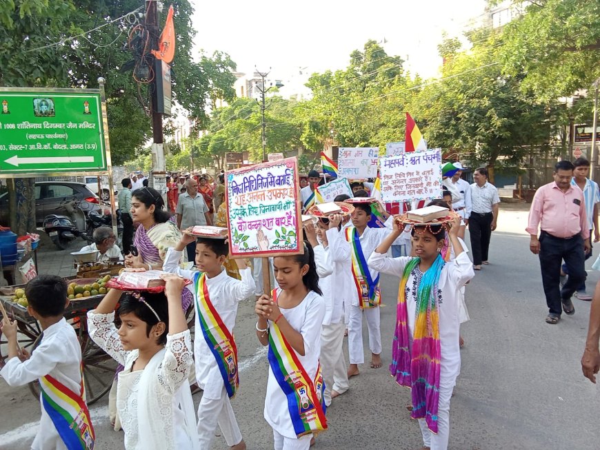 श्रुत पंचमी पर आगरा में गूंजे जिनवाणी के जयघोष, शोभायात्राओं, पूजन और धर्मसभाओं में उमड़ी आस्था