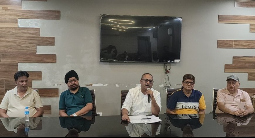 आगराः संजय प्लेस जूता मार्केट के 167 दुकानदारों को बड़ी राहत, एनओसी की अंतिम तिथि 10 जुलाई तक बढ़ी, दलालों से सावधान रहने की अपील