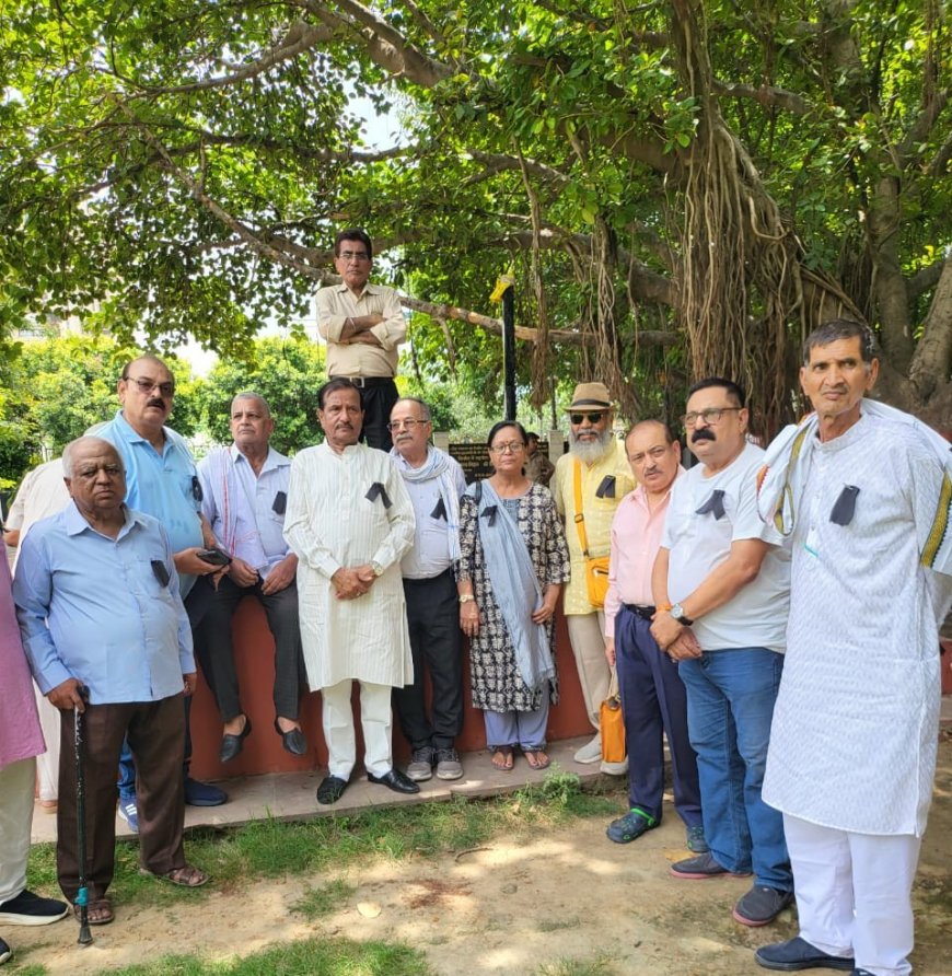 लोकतंत्र हत्या दिवस' पर कांग्रेस पर तीखा प्रहार, आपातकाल को बताया संविधान और लोकतंत्र पर सबसे बड़ा हमला, शहीद स्मारक पर काली पट्टी बांधकर लोकतंत्र सेनानियों को किया नमन, लोकतंत्र की रक्षा का लिया संकल्प