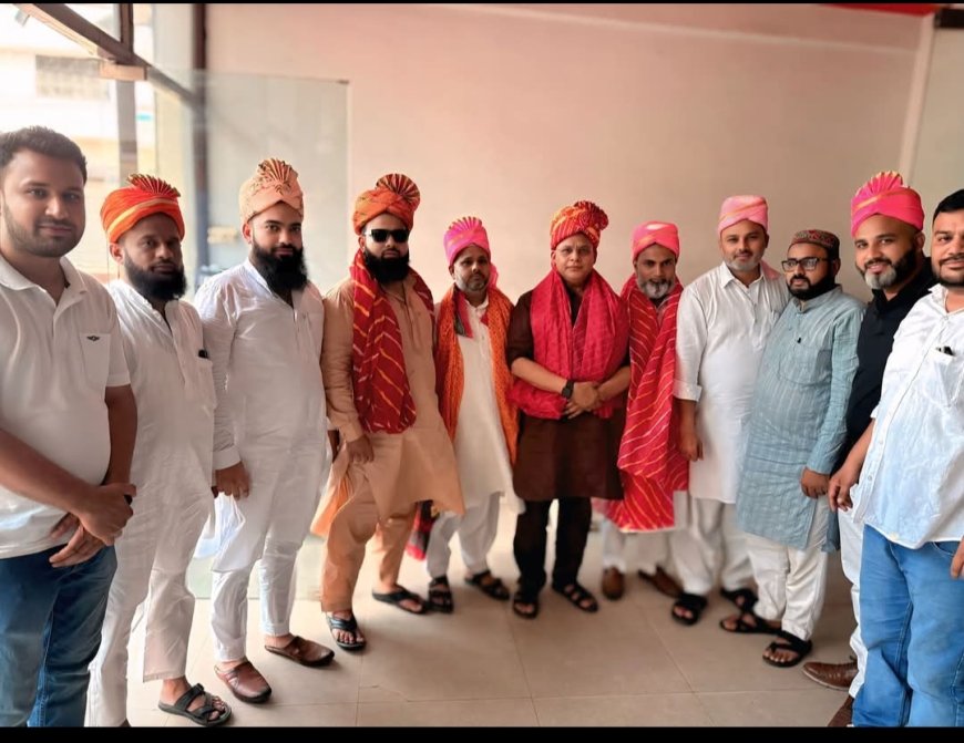 हज से लौटे मेहमान-ए-ख़ुदा का सपा कैंप कार्यालय पर हुआ सम्मान, शब्बीर अब्बास बोले- हाजी इंसानियत और अमन का पैग़ाम लेकर लौटते हैं