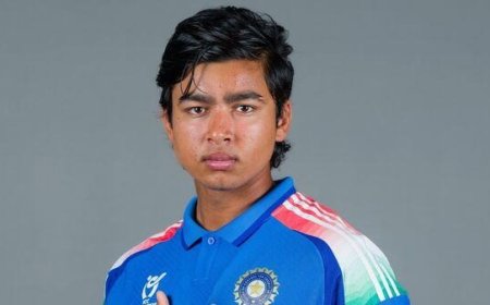 15 साल के वैभव सूर्यवंशी ने किया धमाकेदार डेब्यू, इंग्लैंड के खिलाफ पहली टी-20 पारी में 10 गेंदों पर 14 रन बनाकर आउट