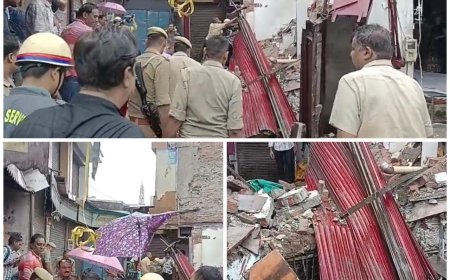 बारिश में नाले पर बनी कपड़े की दुकान ढही, मलबे में महिला के दबने की आशंका, चार का किया रेस्क्यू
