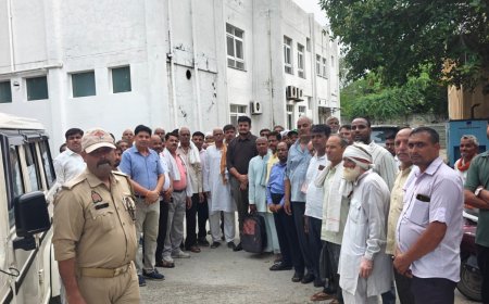 सैकड़ों किसान आगरा के सर्किट हाउस पहुंचे, लेकिन ऐन वक्त पर टल गई बैठक, अब इसी सप्ताह कैबिनेट मंत्री की मौजूदगी में होगा इनर रिंग रोड लैंड पार्सल तृतीय चरण की अधिग्रहीत जमीन फैसला