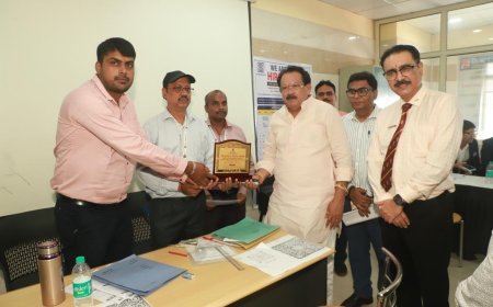 आगरा रोजगार मेले में उमड़ी युवाओं की भीड़, केंद्रीय राज्य मंत्री व विधायक ने बांटे नियुक्ति पत्र