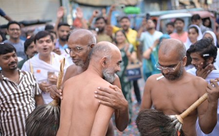 आगरा में जैन संतों का महामिलन: छीपीटोला में एक मंच पर आए तीन संघ, जय-जय गुरुदेव से गूंजा शहर