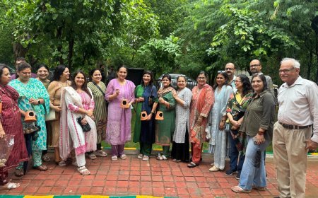 लायंस क्लब आगरा प्रयास ने 100 पौधे लगाए, बर्ड फीडर बांटकर दिया प्रकृति संरक्षण का संदेश