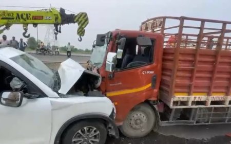 बरेली में ऑक्सीजन सिलिंडरों से भरे कैंटर ने स्कॉर्पियो को रौंदा, पंजाब के तीन लोगों की मौके पर मौत, दो जिंदगी की जंग लड़ रहे