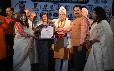 हिंदी साहित्य की साधना को मिला राष्ट्रीय सम्मान: प्रो. उमापति दीक्षित 'भारत-भास्कर सम्मान–2026' से अलंकृत