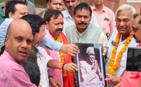भाजपा अनुसूचित मोर्चा के प्रदेश अध्यक्ष एवं सांसद अशोक रावत का आगरा में स्वागत, बाबू जगजीवन राम को दी श्रद्धांजलि; चर्मकला बोर्ड की मांग भी उठी, बुद्धा पार्क के लिए सरकार के प्रति आभार