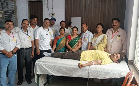 आगरा के फतेहाबाद में माथुर वैश्य महासभा के शिविर में 248 रक्तवीरों ने किया रक्त का महादान