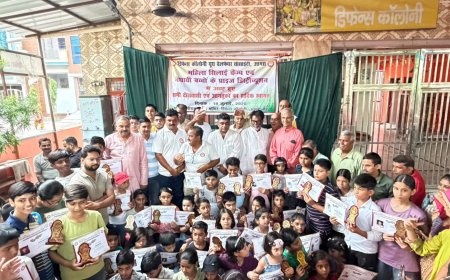 मेहनत का मिला सम्मान, डिफेंस कॉलोनी यूथ वेलफेयर सोसाइटी ने मेधावियों को किया पुरस्कृत