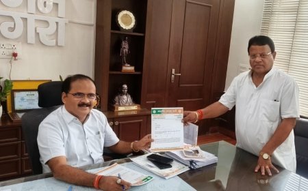 शिवालयों के परिक्रमा मार्ग गड्ढा मुक्त और सुरक्षित बनाने की मांग, पार्षद मुरारी लाल गोयल ने नगरायुक्त को सौंपा मांग पत्र