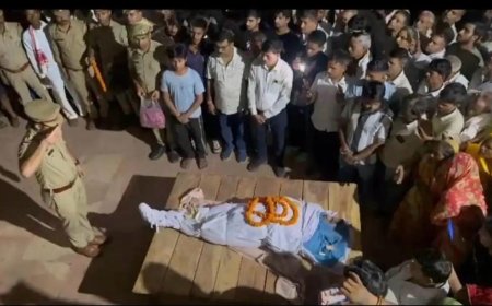 दिल्ली सड़क हादसे में आगरा के हेड कांस्टेबल की मौत, राजकीय सम्मान के साथ दी गई अंतिम विदाई