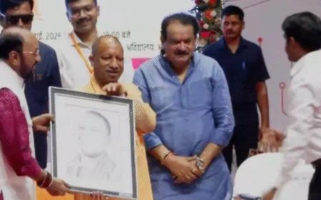 आगरा से सीएम योगी का मेगा ऐलान, कॉलेज शिक्षकों को ₹5 लाख तक कैशलेस इलाज, ₹3 करोड़ तक बीमा का सुरक्षा कवच