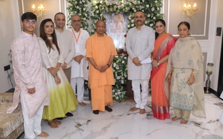 भानु महाजन के घर पहुंचे सीएम योगी, भाजपा नेता स्व. अनिल महाजन को दी श्रद्धांजलि; परिवार की तीन पीढ़ियों के समर्पण को सराहा