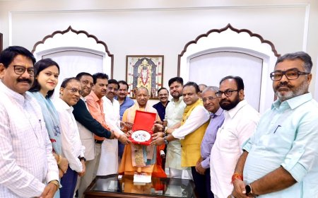 नेशनल चैम्बर ने सीएम योगी के सामने रखा आगरा के औद्योगिक विकास का रोडमैप, आईटी सिटी, कम यूपीसीडा शुल्क, ट्रेड सेंटर और टेक्सटाइल हब की मांग