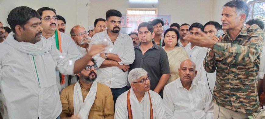 आगरा में कांग्रेस के प्रदेश प्रभारी गौतम बोले- यूपी में कुशासन, पुलिस को बना दिया हत्यारा, अब जनता बदलाव चाहती है