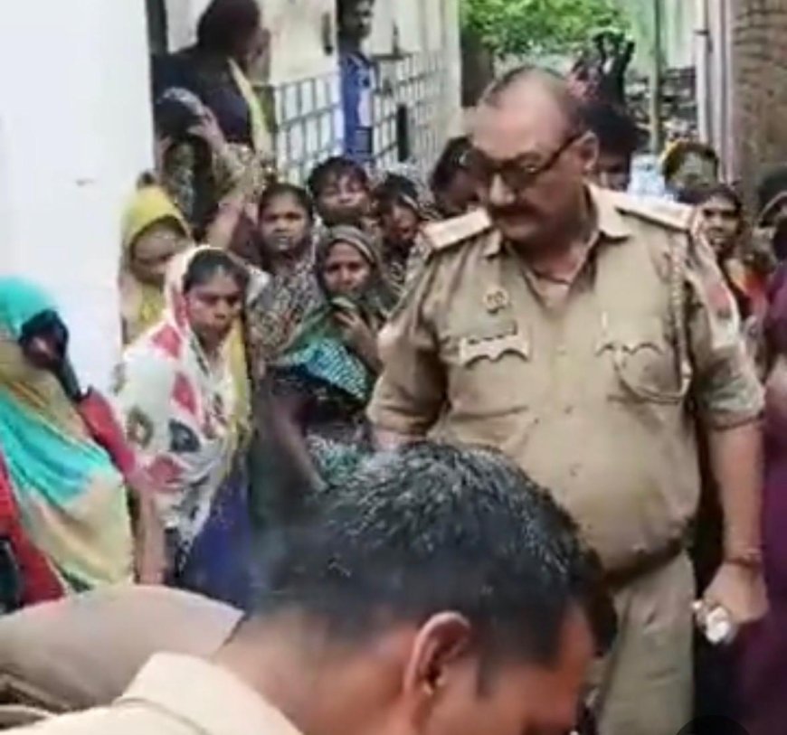 दो साल के बेटे के सिर से उठा पिता का साया, कमरे में फंदे पर लटका मिला युवक का शव