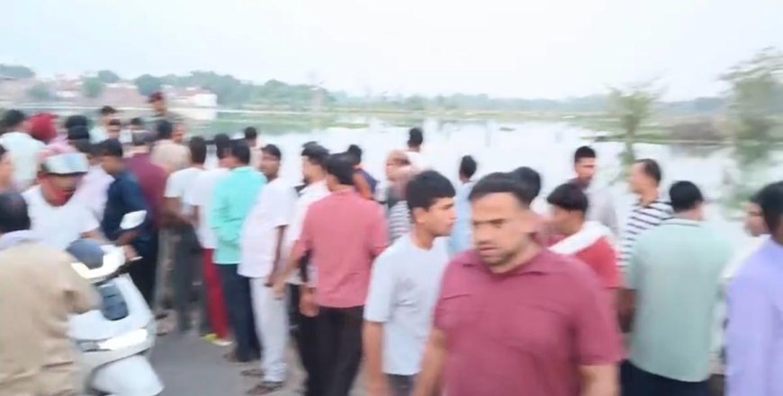 चावली में गहरे तालाब में गिरा युवक, मौत की आशंका, रेस्क्यू जारी, नगर निगम पर फूटा लोगों का गुस्सा