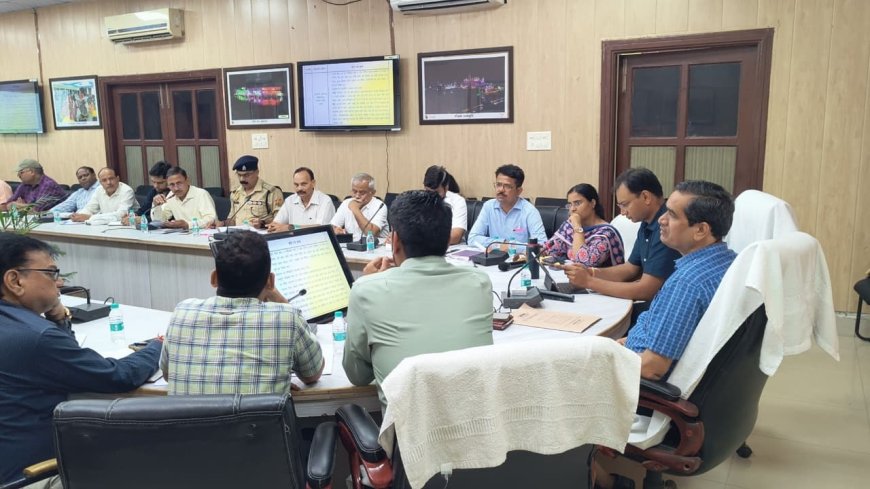 मुड़िया पूर्णिमा मेला-2026 की तैयारियों में जुटा मथुरा प्रशासन, 15 जुलाई तक सभी इंतजाम पूरे करने के निर्देश; गोवर्धन परिक्रमा मार्ग होगा अतिक्रमण मुक्त, तिरंगा लाइटिंग और वॉल पेंटिंग से सजेगा धाम