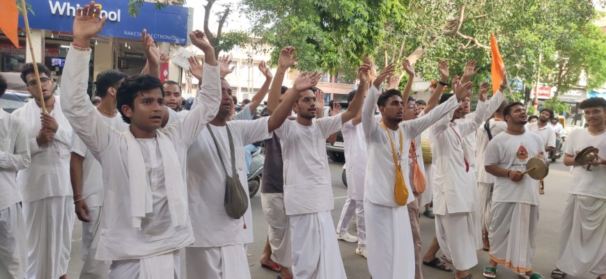 श्रीजगन्नाथ रथयात्रा के लिए संजय प्लेस से निकली आमंत्रण यात्रा, कल नयन उत्सव में होंगे श्रीहरि के दर्शन