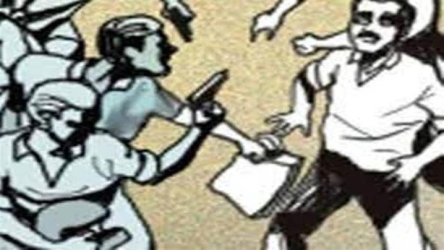 आगरा में सर्राफा कारोबारी से दिनदहाड़े 40 लाख की लूट, तमंचे के बल पर बैग छीनकर फरार हुए बदमाश