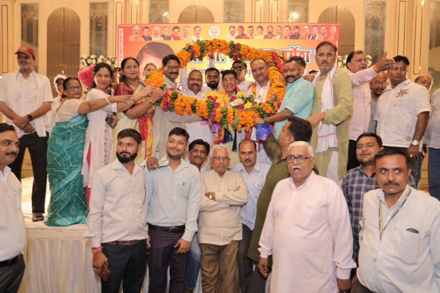 विधायक डॊ. धर्मेश ने 70वें जन्मदिन पर कुष्ठ आश्रम में की सेवा, सुंदरकांड पाठ कर समाजसेवा का लिया संकल्प