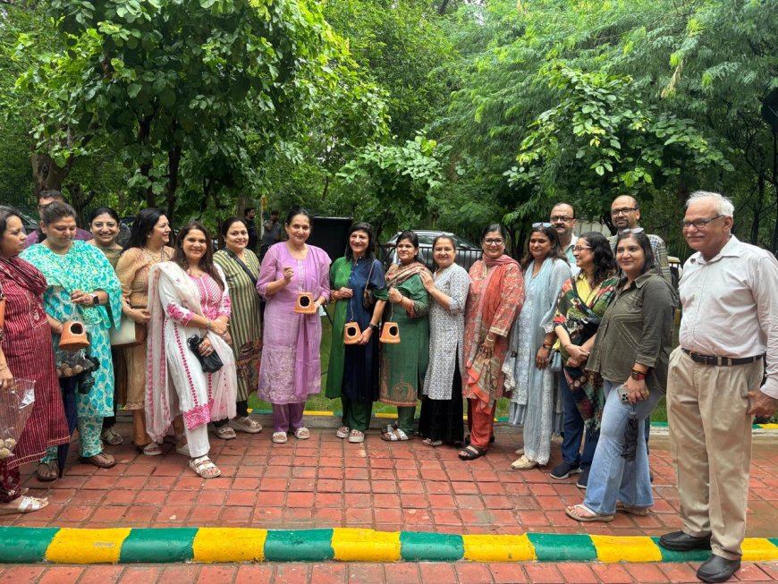 लायंस क्लब आगरा प्रयास ने 100 पौधे लगाए, बर्ड फीडर बांटकर दिया प्रकृति संरक्षण का संदेश
