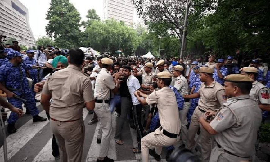 सीजेपी के संसद मार्च में आरपीएफ का लाठीचार्ज, जंतर मंतर पर प्रदर्शनकारियों से झड़प, दिल्ली मेट्रो के 5 स्टेशन बंद