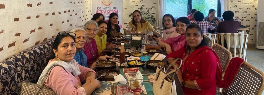 रोटरी आगरा रॉयल की नई टीम ने संभाला कार्यभार, छात्रवृत्ति से पर्यावरण संरक्षण तक चलेंगे अभियान