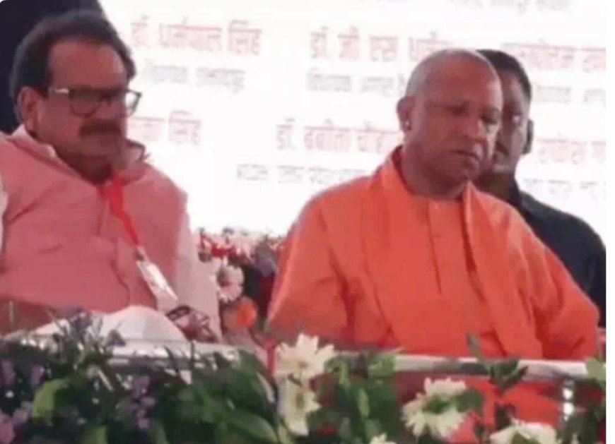 सीएम योगी की समीक्षा बैठक में विकास पर मंथन, इंटरनेशनल स्टेडियम और यमुना बैराज की मांग हुई तेज