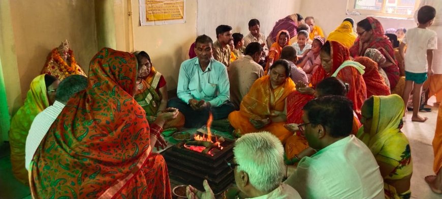 गुरु पूर्णिमा पर आगरा में श्रद्धा का महासंगम, गायत्री शक्तिपीठ, श्रीगोपालजी धाम और मानव आश्रम में गुरु पूजन