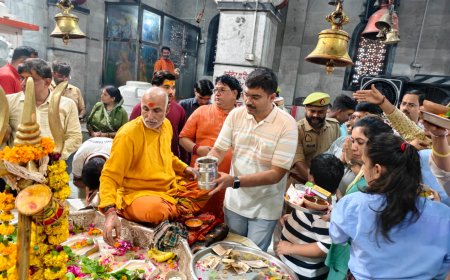 सावन से पहले एक्शन मोड में प्रशासन, डीएम ने प्रमुख मंदिरों का किया निरीक्षण, सुरक्षा से सफाई तक दिए निर्देश