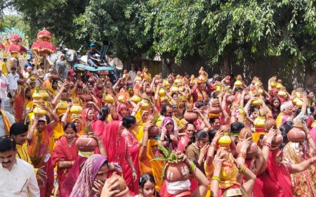 सावन में शिवमय हुआ आगरा: कलश यात्रा, महा रुद्राभिषेक और श्रीराम कथा से गूंजे मंदिर, उमड़ी आस्था