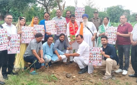 'एक पेड़ मां के नाम' से गूंजा गुरु का ताल परिसर: लीडर्स आगरा ने किया पौधरोपण, पर्यावरण संरक्षण का संकल्प